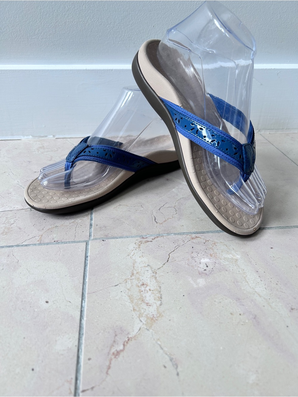 Vionic Women’s Size 6 Blue  Cassandra Thong Sandals - Comfortable Everyday Summe